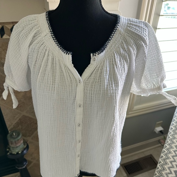 SAYLOR Tops - Saylor White Women's Top